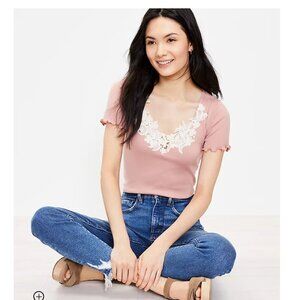 *LIKE NEW* LOFT Cotton Floral Lace Trim Tee Size Large